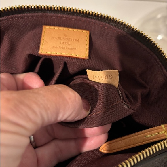 Louis Vuitton Brown Monogram Handbag - Picture 4 of 9